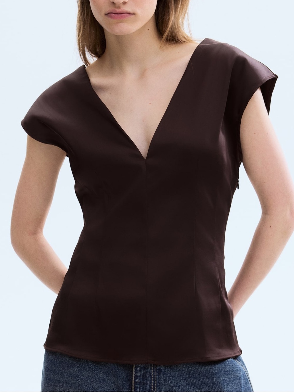 H&M NWT thick satin twill Sleek V-Neck Cap Sleeve Top in Dark Brown